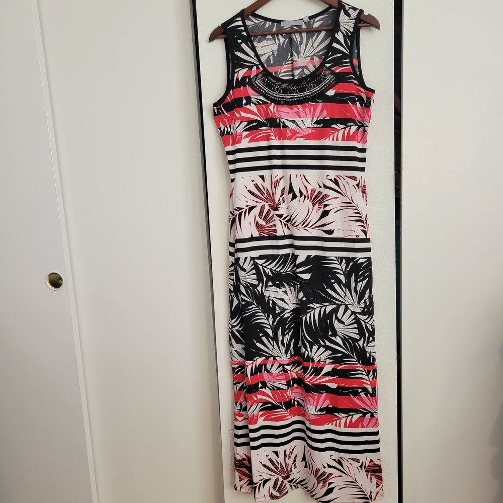 NY Collection Black and Pink Leaf Print Maxi Dress wiht Bead Accent neckline.
